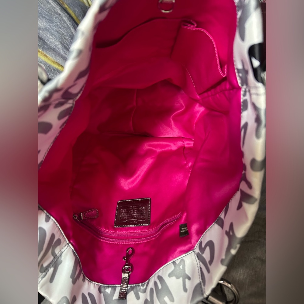 RARE! Limited Edition XL Coach Poppy Graffiti Floral Bella Tote - Picture 9 of 11